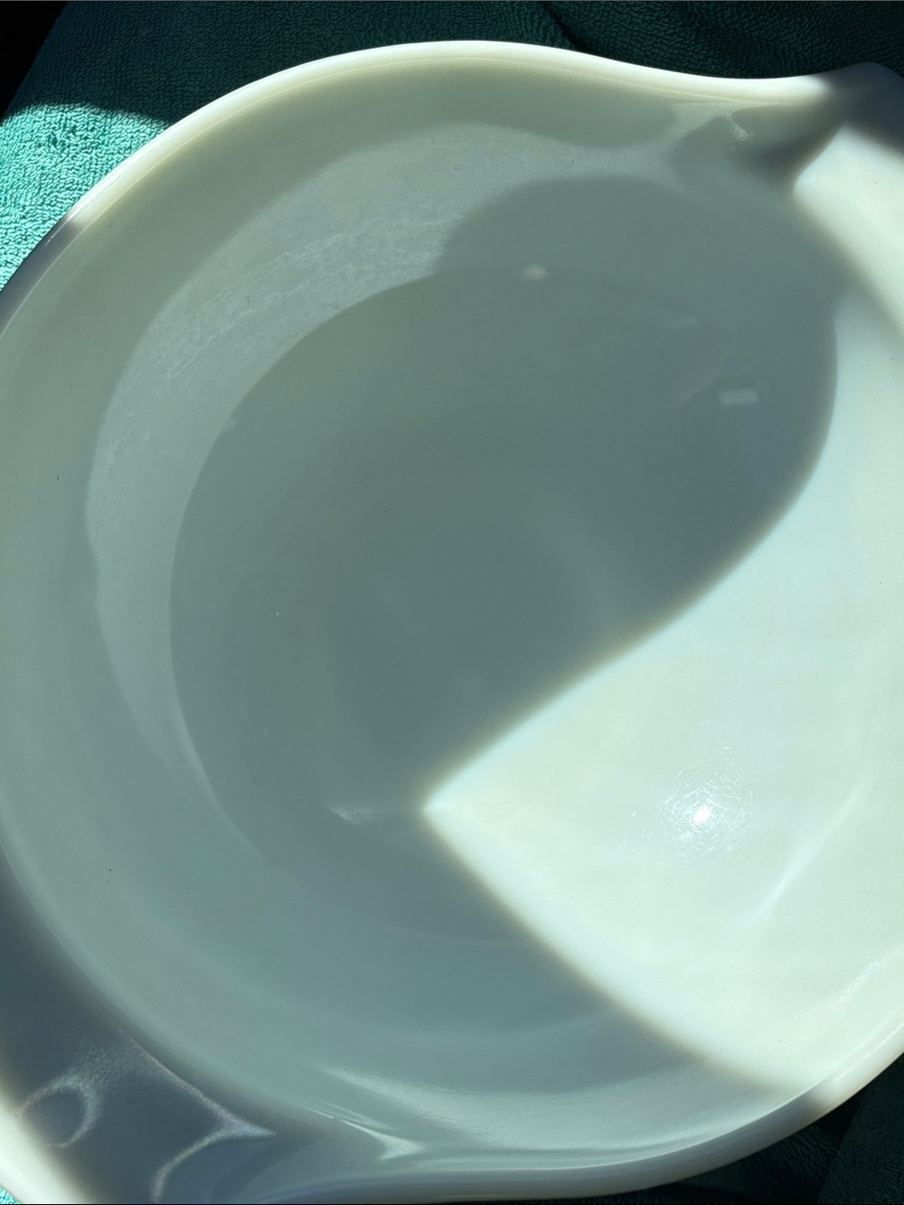 Pyrex Cinderella mixing bowl - Picture 3 of 3